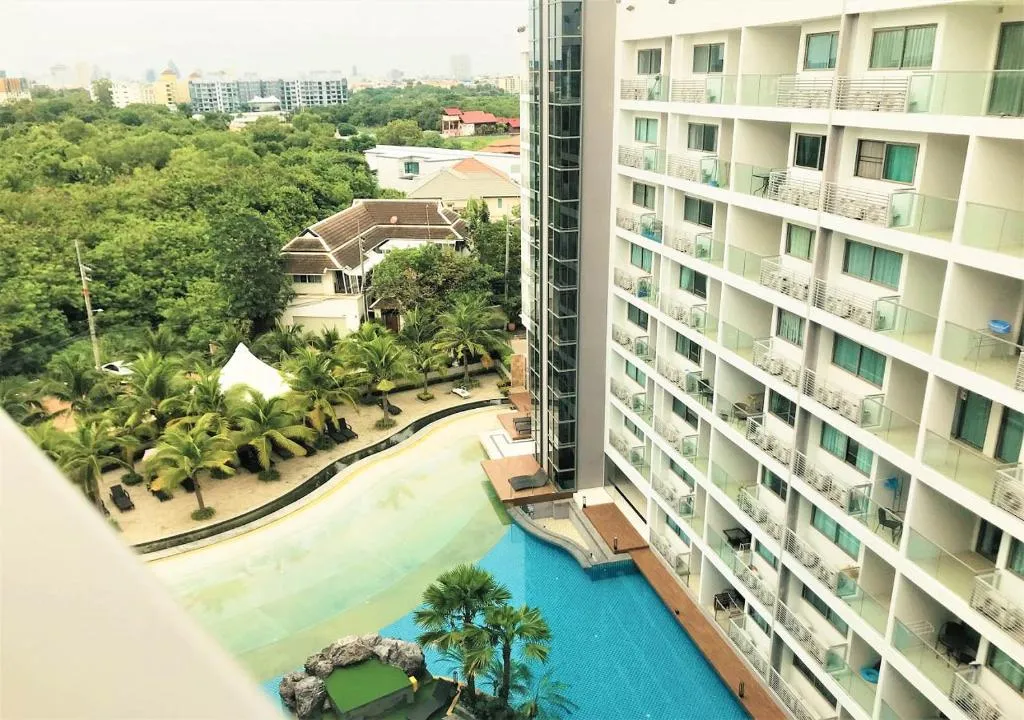 Laguna Beach resort 1: swimming pool