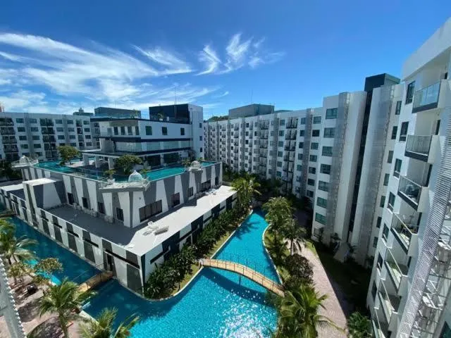 Arcadia Beach Resort: swimming pool