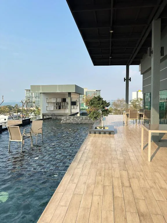 The Prim Grand Condo: swimming pool