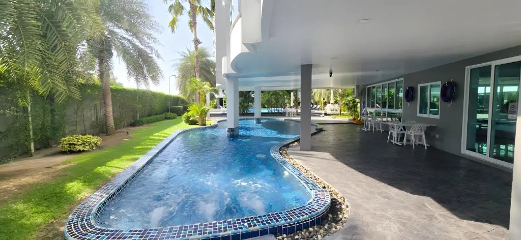 Whale Marina: views from residences