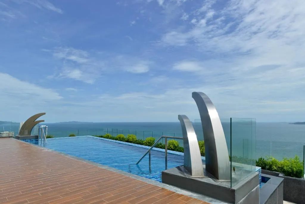 Peak Towers: views from residences