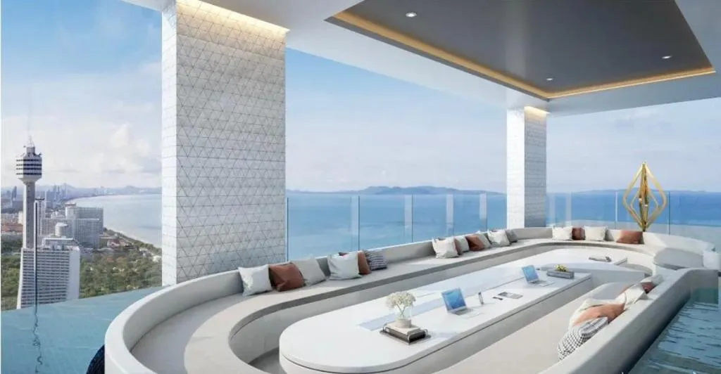 Panora pratamnak: views from residences