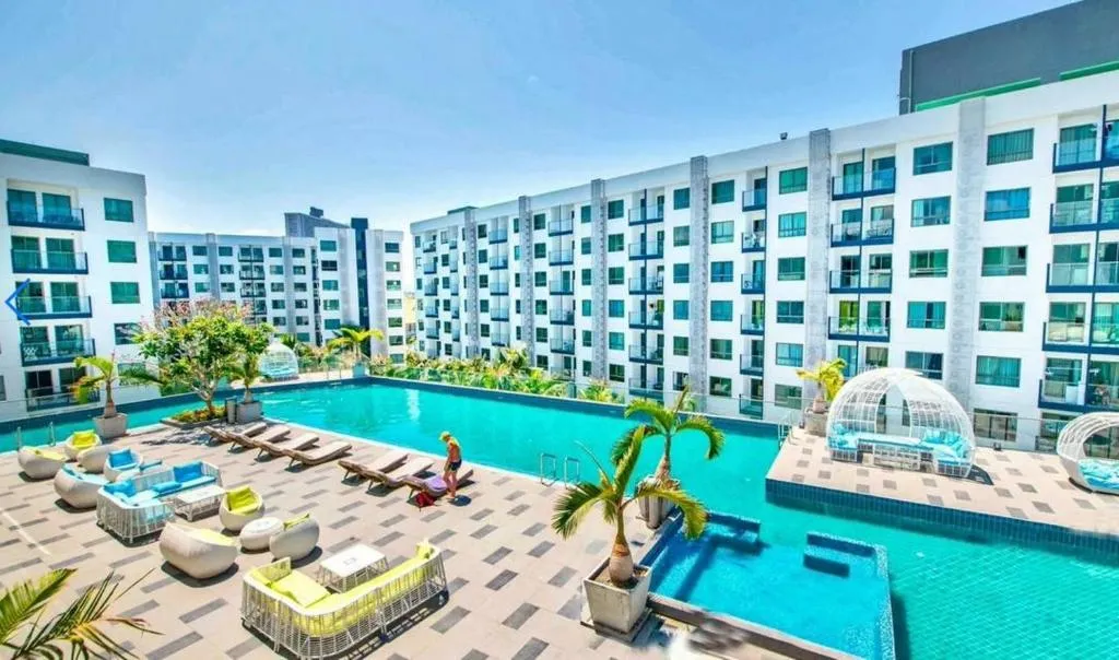 Arcadia Beach Resort: facade