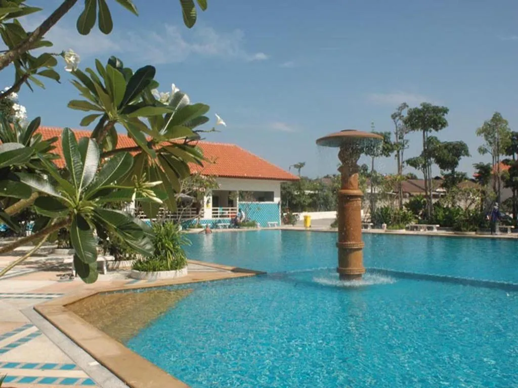 View Talay 5: swimming pool (3)