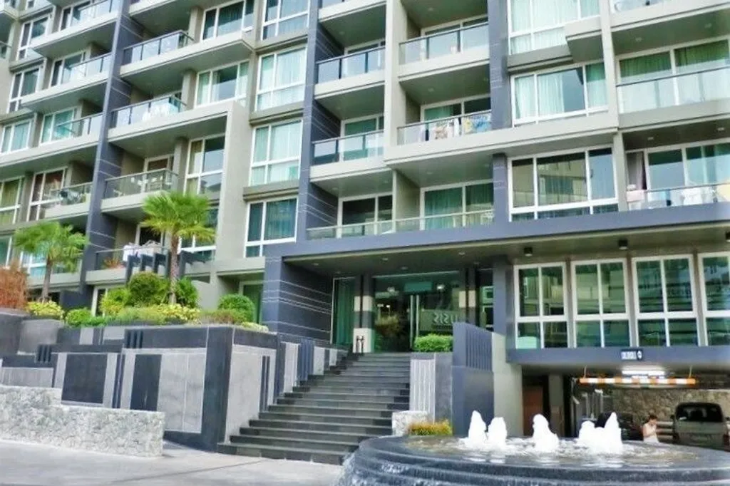 Apus Condo: swimming pool