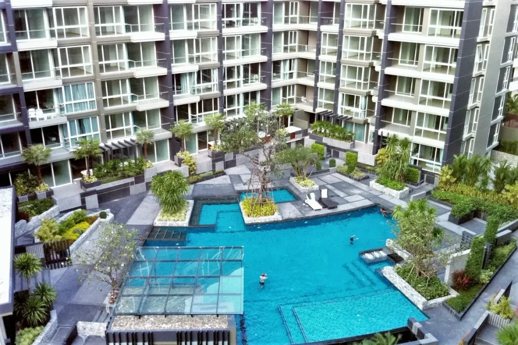 Apus Condo: swimming pool