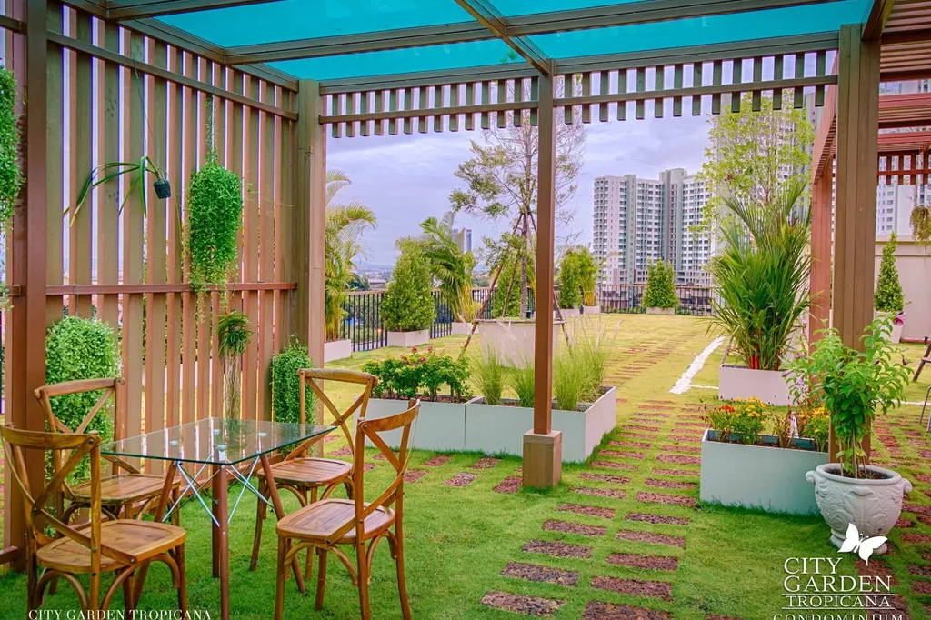 City Garden Tropicana: garden