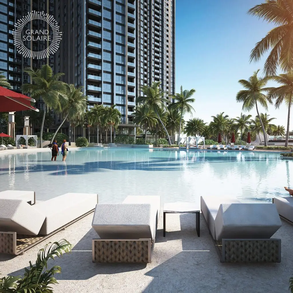 Grand Solaire: grounds and amenities