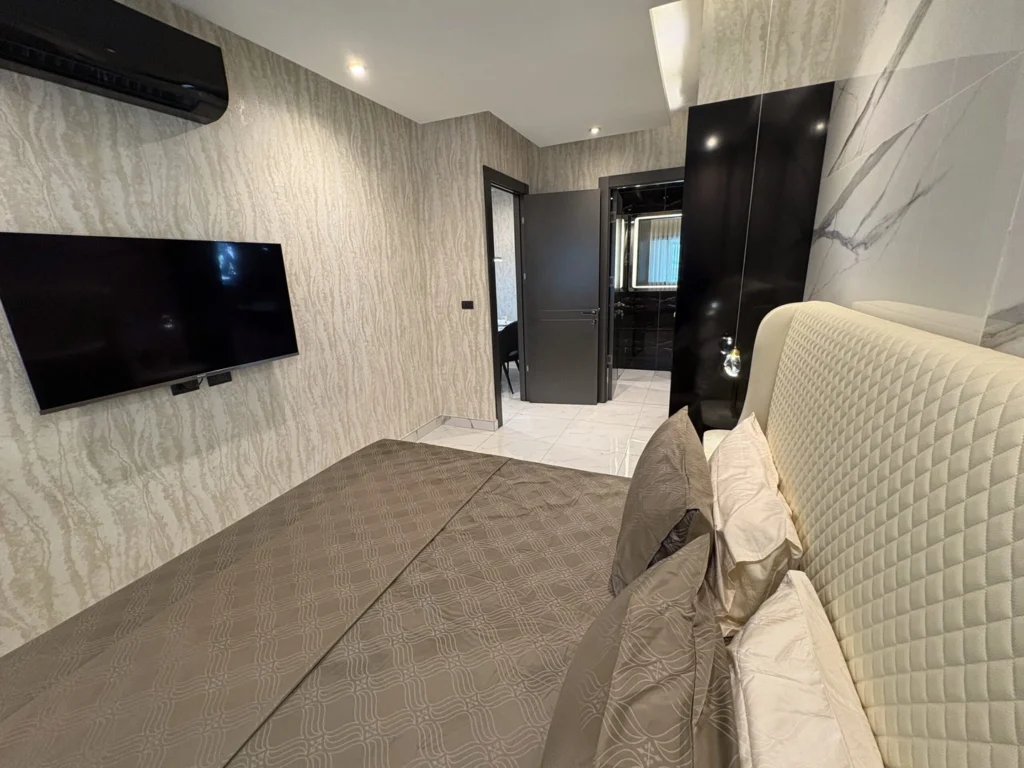 2 Bedroom interior 6