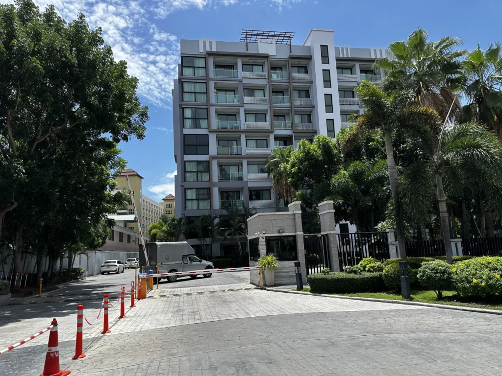 Dusit Grand Park 1 Pattaya — Condominium in Jomtien: lobby