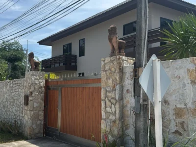Villa — Villa, 240 m², 2 fl