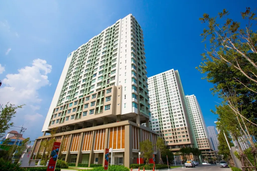 Lumpini ville wongamat: facade