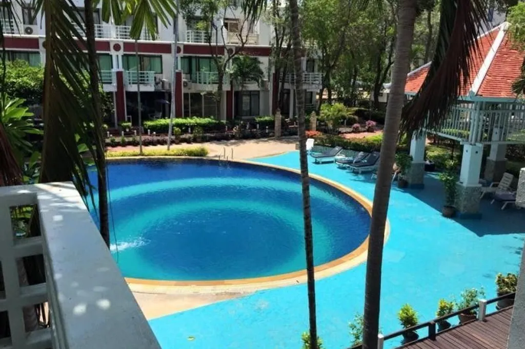 Metro Jomtien Condotel: lobby