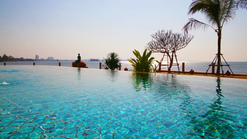Paradise Ocean View: grounds and amenities