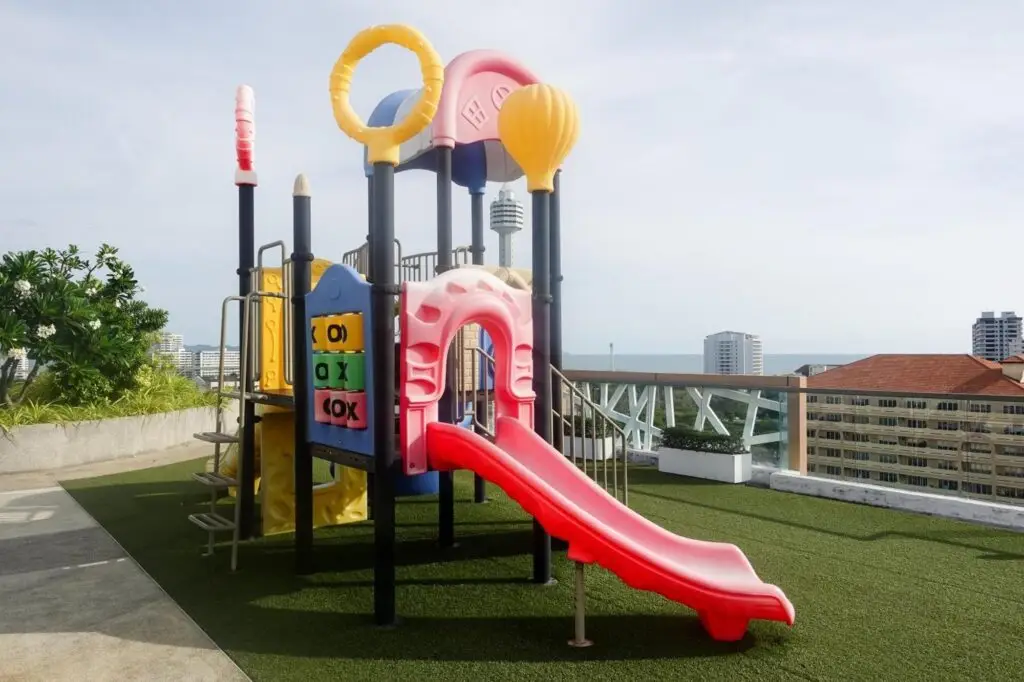 Water park: swimming pool