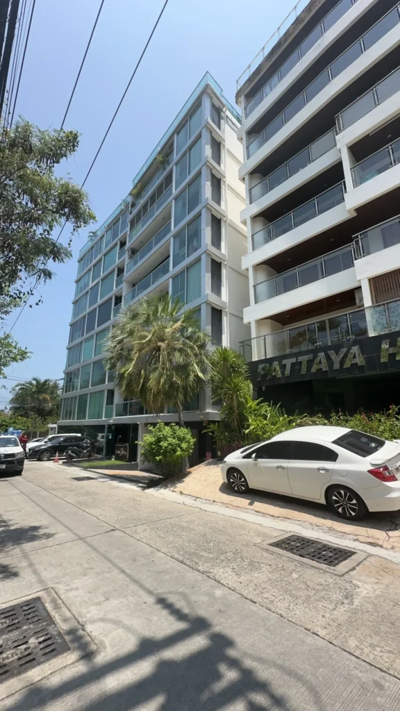 Park Royal 2 — Pratamnak