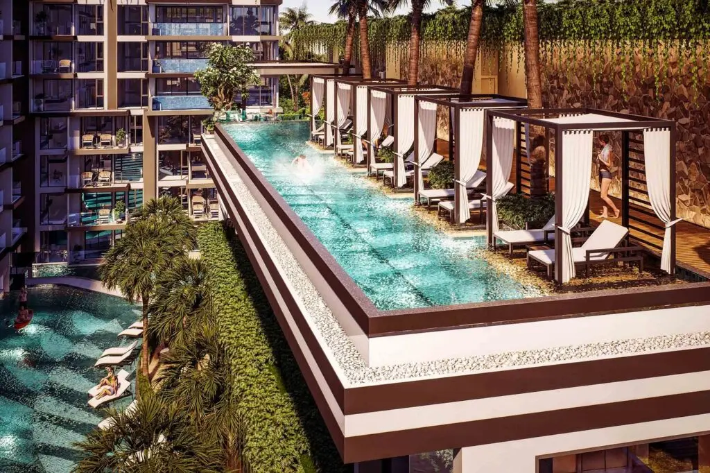 The Riviera Beverly Hills: swimming pool
