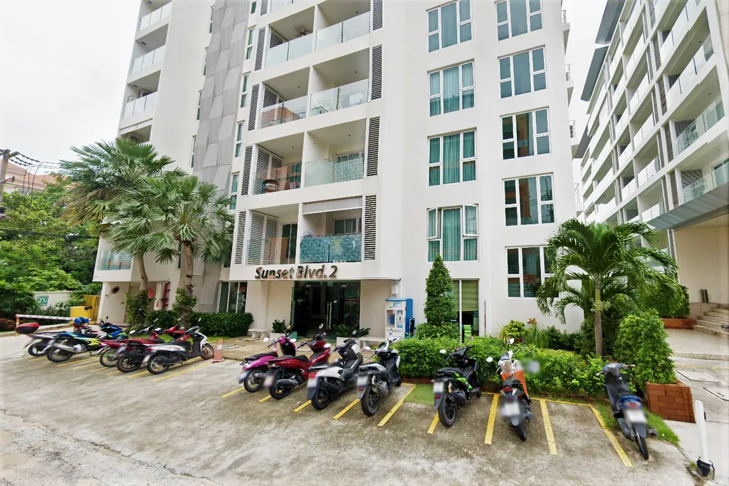 Sunset Boulevard Residence 2: facade