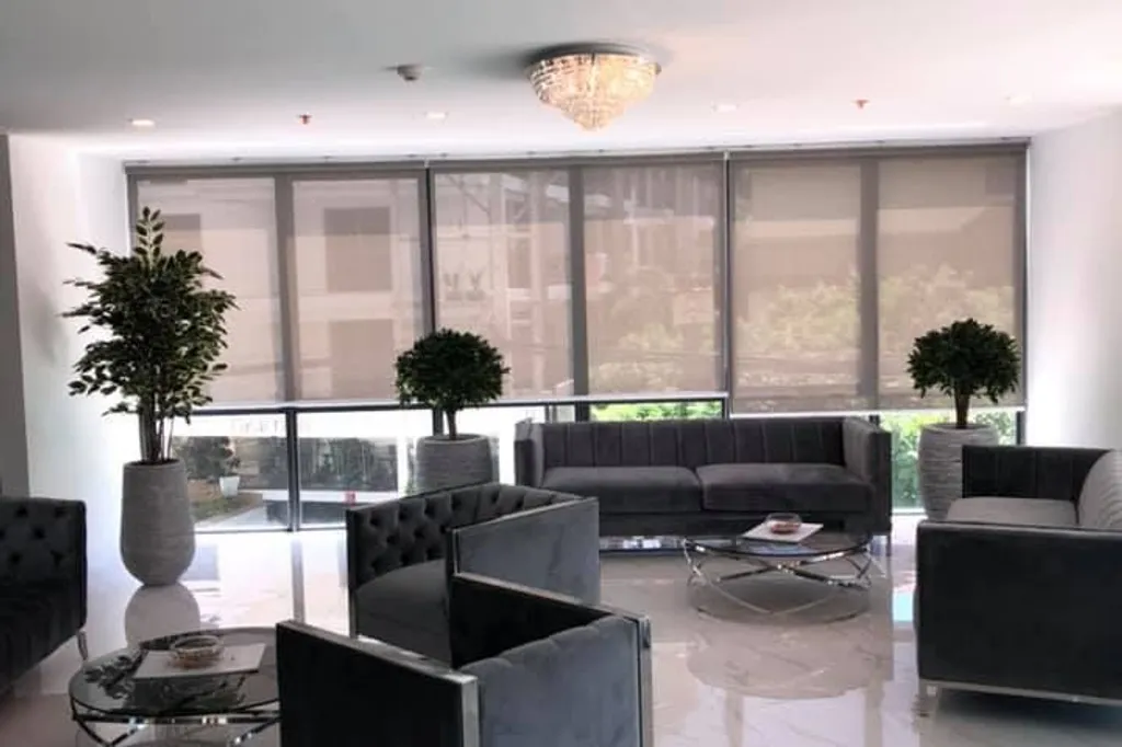 The Jewel Condominium: facade