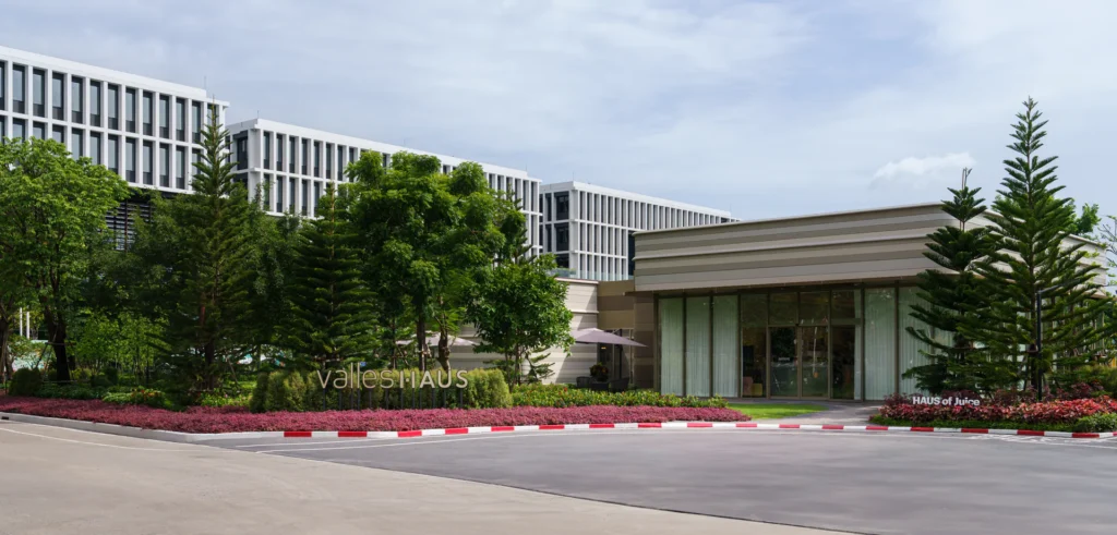 Valles Haus Bangkok: facade (1)