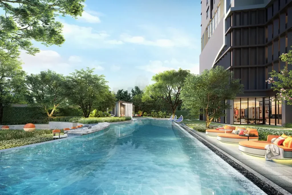 Life Udomsuk Station: swimming pool