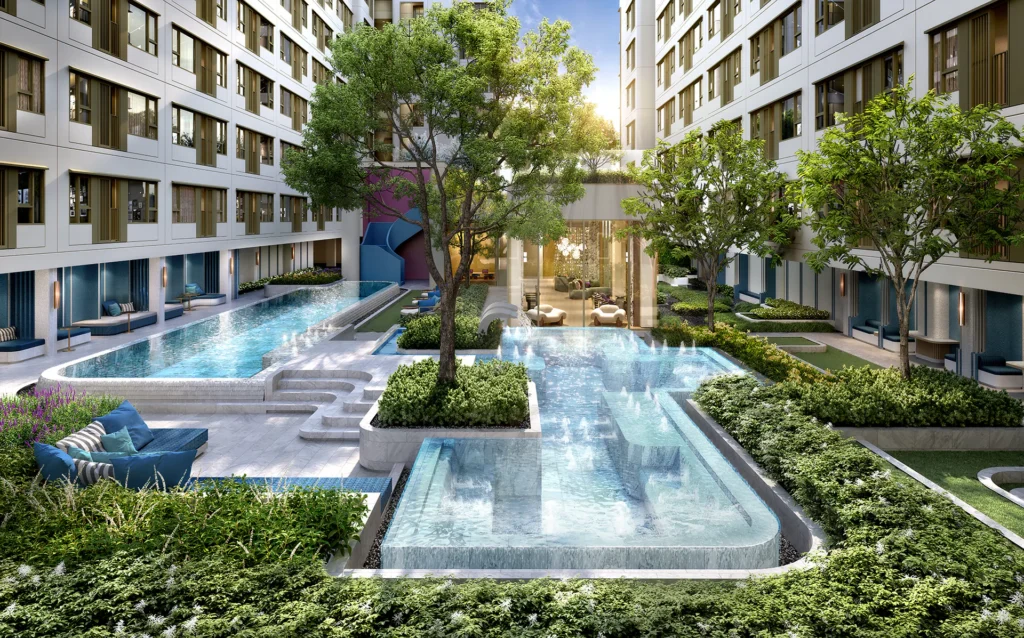 Life Sathorn Narathiwas 22: swimming pool
