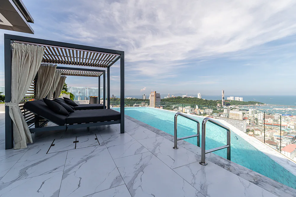 Arcadia Millennium Tower: swimming pool
