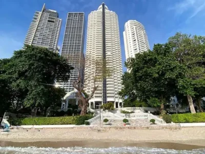 2-Bedroom Condo 125 sq.m in Sky Beach Condominium Pattaya — Sea View