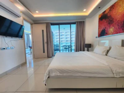1-Bedroom Condo 65 sq.m in Wongamat Tower Pattaya — Wongamat Area