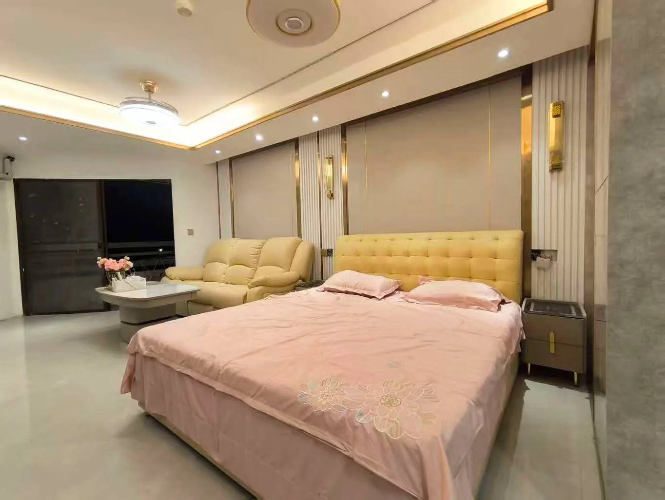 Studio Condo 40 sq.m in Kieng Talay Condotel Pratumnak — Partial Sea View