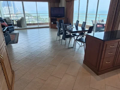 2-Bedroom Condo 141 sq.m in View Talay 7 Pattaya — Sea View