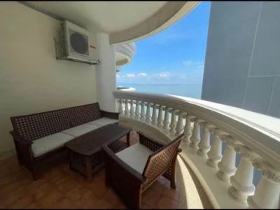 1-Bedroom Condo 93 sq.m in Sky Beach Condominium Pattaya — Sea View