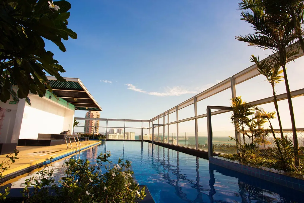 Treetops Condominium Pattaya — Rooftop Pool and Thappraya Location: swimming pool